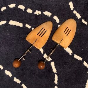 ❌SOLD❌ Men’s shoe tree best fits 8-11